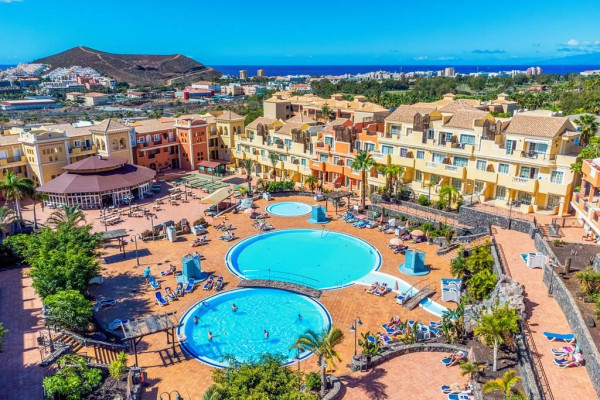 ⏰QUICK, BARGAIN ALERT⏰7 nights 3* Playa de las Américas, Tenerfie❤️June 20kg bags🧳& transfers🚌incl £354pp deposit of £49pp🙋